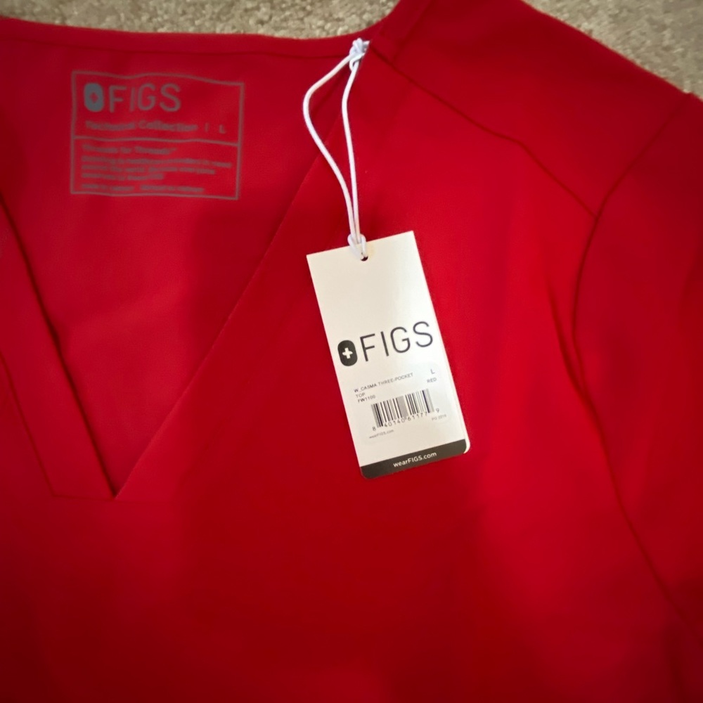 NWT Figs Winning Red Casma Three Pocket scrub top L